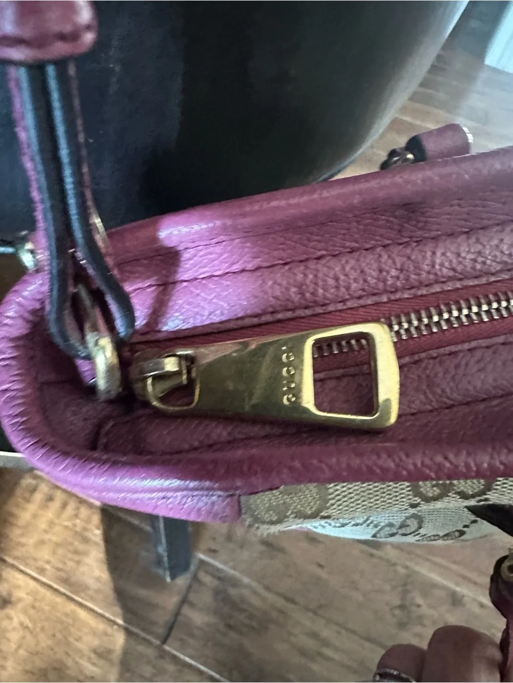 Authentic Gucci Beige GG Canvas Tote crossbody with Fuchsia Leather Trim